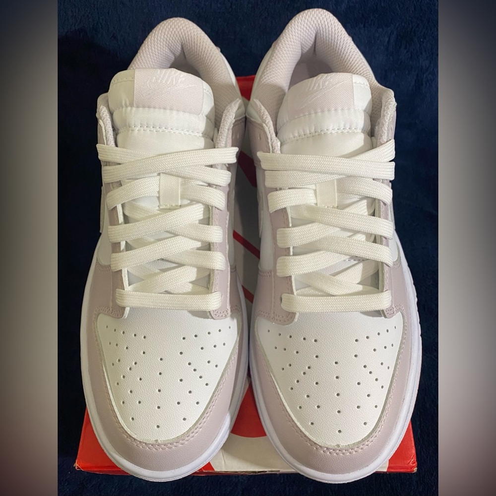 🔥 Women’s Nike Venice Dunk Low Retro- NEVER WORN🔥